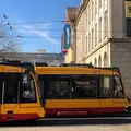 Zwei Bahnen vor der Postgalarie in Karlsruhe 